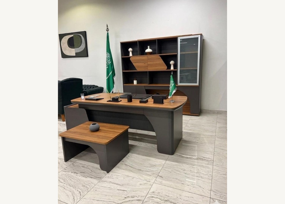 مكتب بطابع سعودي